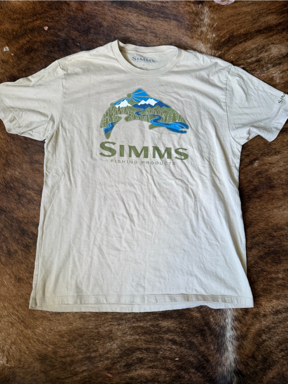 Simms' Cream Graphic Fishing Tee with Blue & Green Trout
